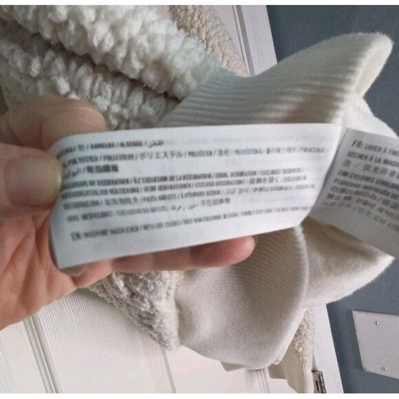 Abercrombie & Fitch Cream Colored Sherpa crop Hoodie 3/4 Zip Kangaroo Pouch Sz M - Picture 11 of 11